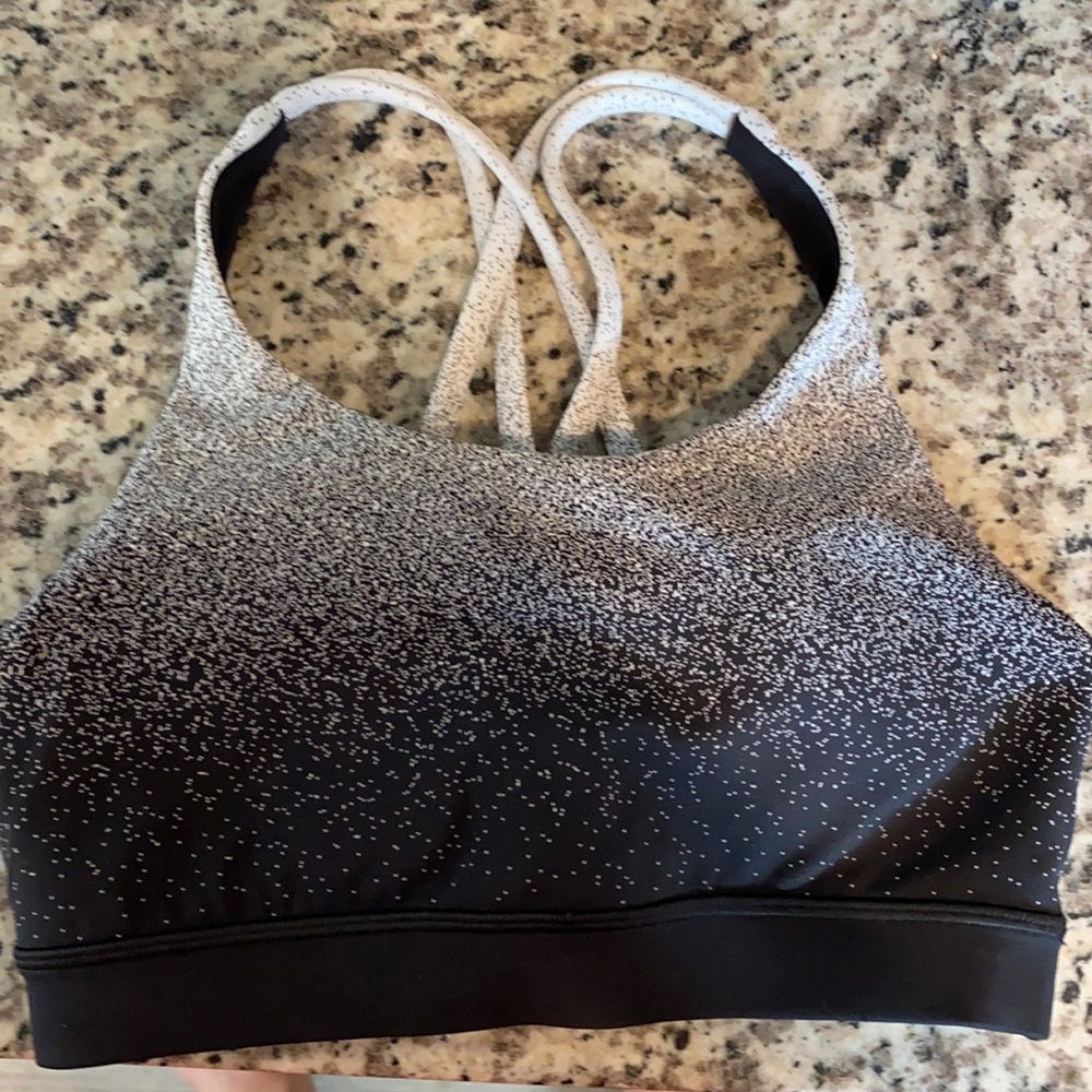 Black/white ombré lululemon energy bra